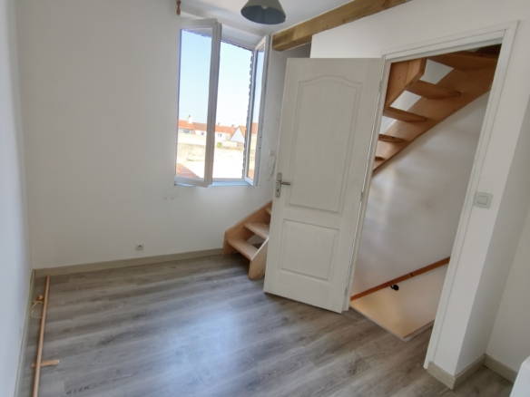 CALAIS-Maison 2 chambres-50m²